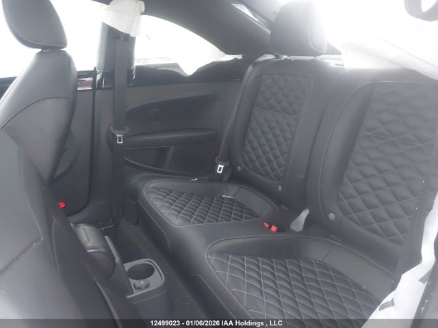 3VWJD7AT1KM709656 Volkswagen Beetle Se