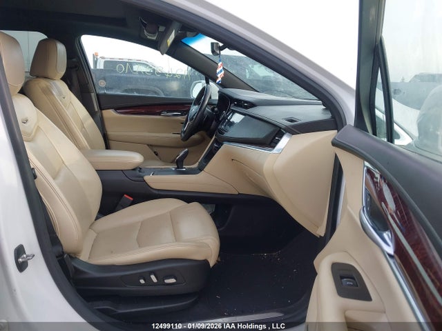1GYKNDRS6HZ110980 Cadillac XT5 LUXURY