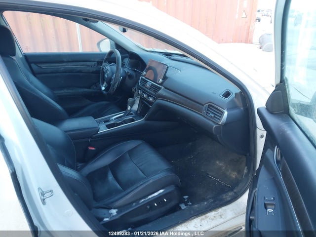1HGCV1F94JA809122 Honda Accord Touring