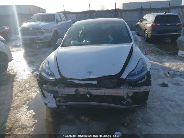 12499319 :رقم المزاد ، 5YJ3E1EB3JF109490 vin ، 2018 Tesla Model 3 مزاد بيع