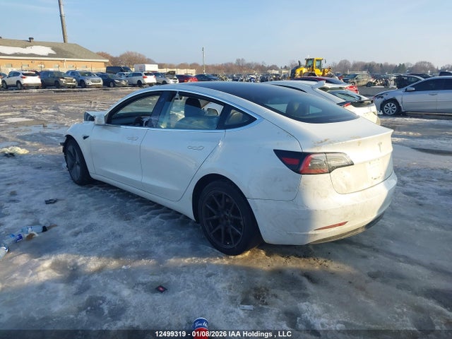 12499319 :رقم المزاد ، 5YJ3E1EB3JF109490 vin ، 2018 Tesla Model 3 مزاد بيع