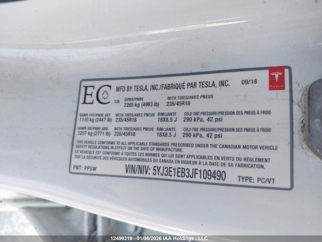 12499319 :رقم المزاد ، 5YJ3E1EB3JF109490 vin ، 2018 Tesla Model 3 مزاد بيع