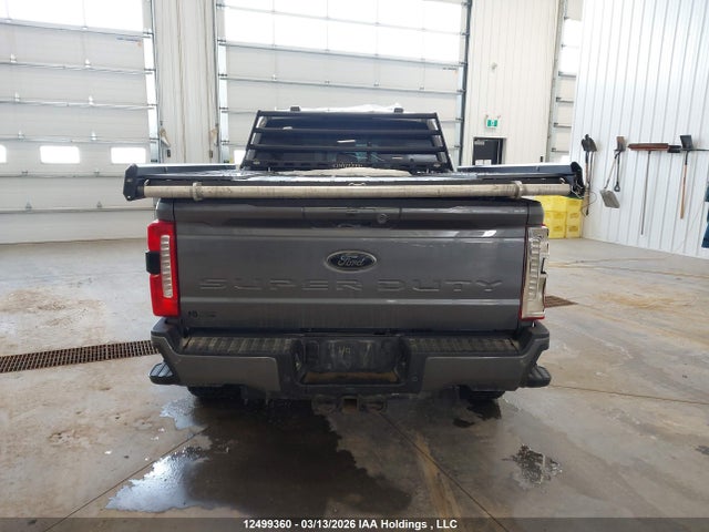 1FT8W3BM5PED29678 Ford F-350 Lariat