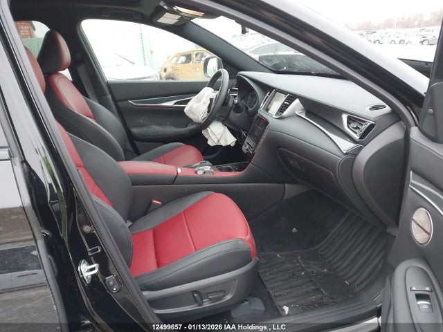 3PCAJ5FB3SF113114 Infiniti QX50
