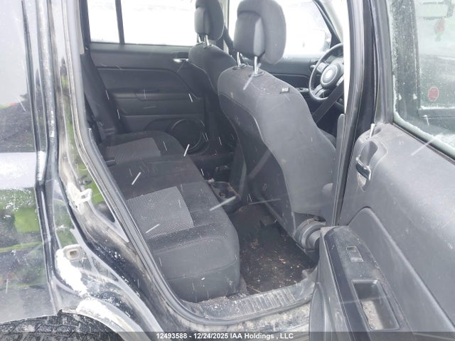 1C4NJRAB7GD632889 Jeep Patriot North