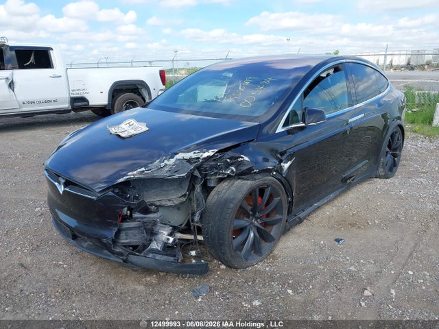 Tesla Model X 75d/p100d/p90d 2016 5YJXCBE44GF005484 Image 2