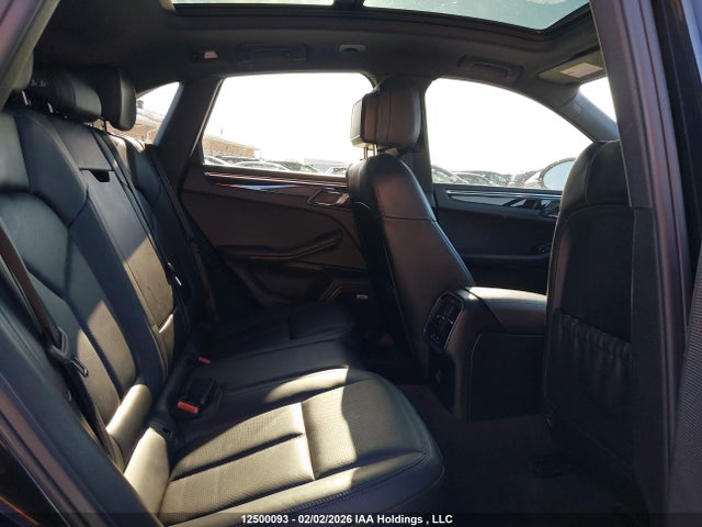 Porsche Macan 2018 WP1AB2A59JLB32953 Image 8