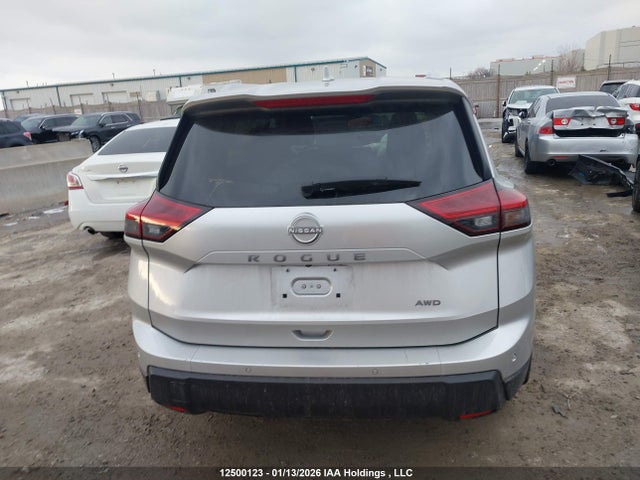 JN8BT3BB4SW427766 Nissan Rogue 60th Anniversary Edition/sv Moonroof