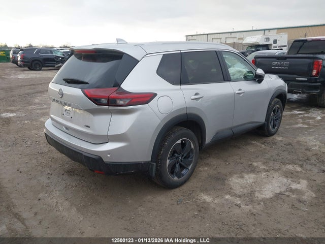 JN8BT3BB4SW427766 Nissan Rogue 60th Anniversary Edition/sv Moonroof
