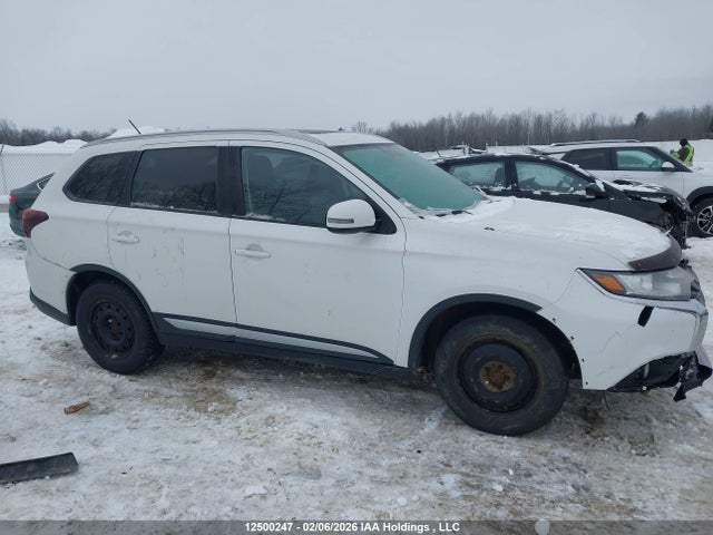 Mitsubishi Outlander Es 2016 JA4AZ2A31GZ602257 Image 14