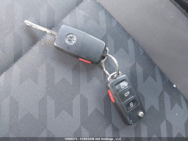 3VWJD7AT5JM719413 Volkswagen Beetle Se
