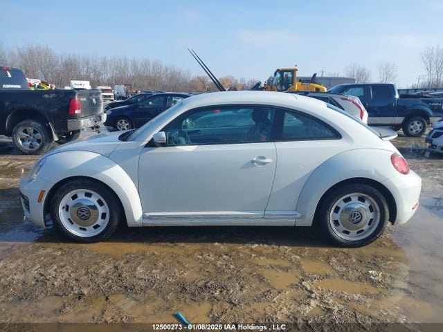 3VWJD7AT5JM719413 Volkswagen Beetle Se