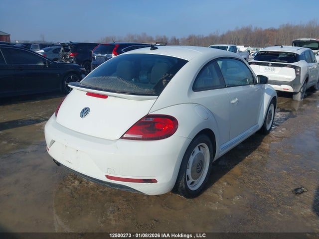 3VWJD7AT5JM719413 Volkswagen Beetle Se