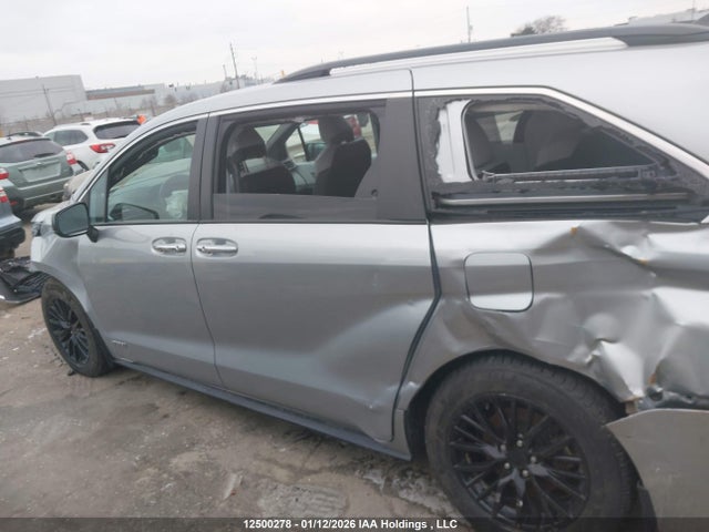 Продажа на аукционе авто 2021 Toyota Sienna Xse 7-passenger, vin: 5TDGSKFC6MS025462, номер лота: 12500278