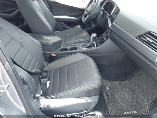 3VWSM7BU1NM001844 Volkswagen Jetta Comfortline