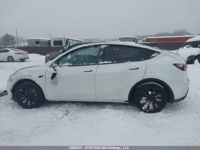 7SAYGDEE4RF100615 Tesla Model Y