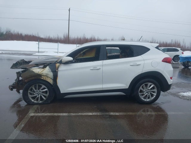 KM8J3CA42HU357646 Hyundai Tucson Limited/sport And Eco/se