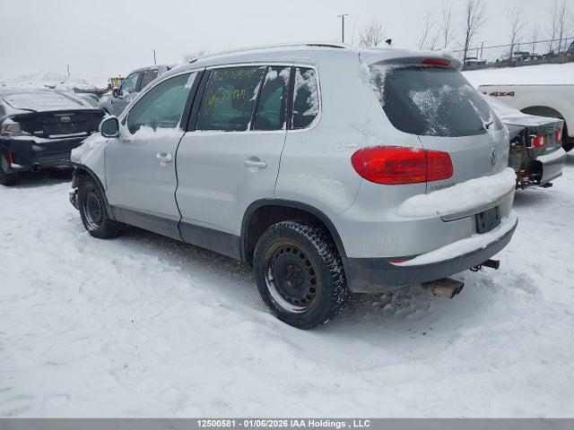 WVGMV7AX2HK039711 Volkswagen Tiguan