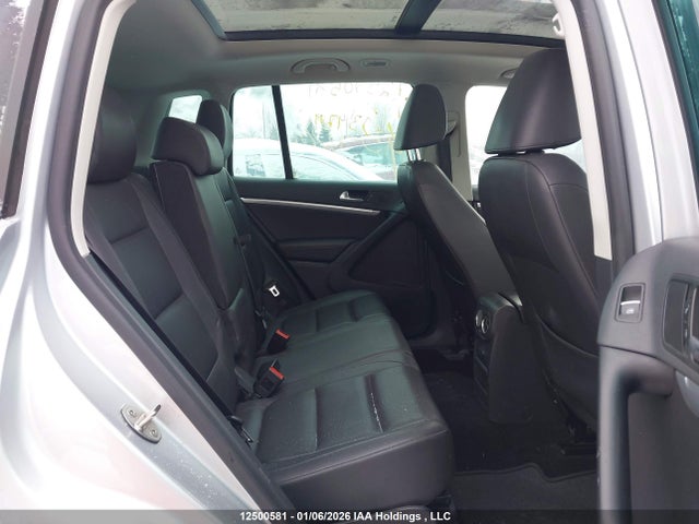 WVGMV7AX2HK039711 Volkswagen Tiguan