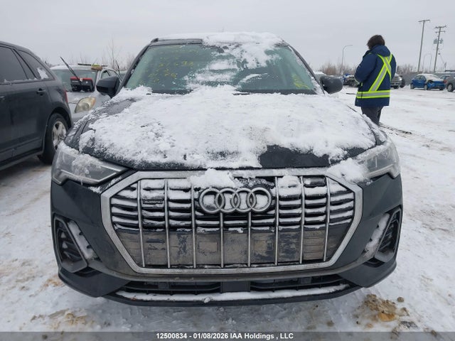 WA1DECF38R1031598 Audi Q3