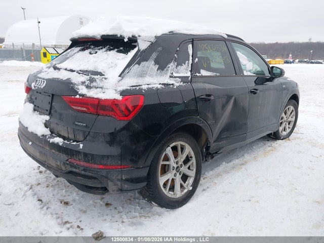 WA1DECF38R1031598 Audi Q3