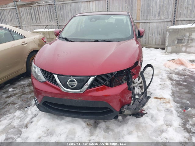 JN1BJ1CP3KW216688 Nissan Qashqai S 4dr2wd