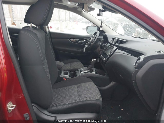 JN1BJ1CP3KW216688 Nissan Qashqai S 4dr2wd
