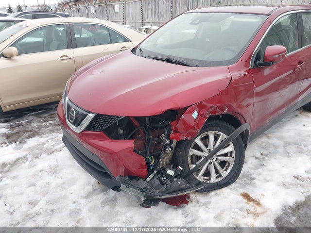 JN1BJ1CP3KW216688 Nissan Qashqai S 4dr2wd