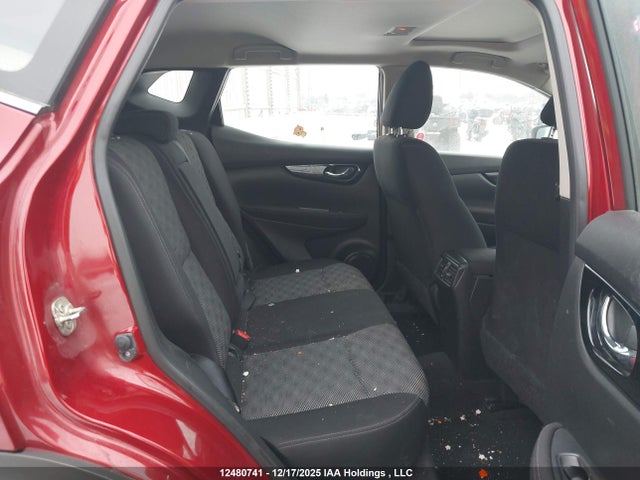 JN1BJ1CP3KW216688 Nissan Qashqai S 4dr2wd