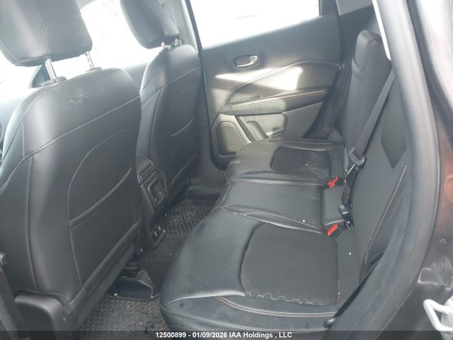 3C4NJCBBXJT442663 Jeep Compass Latitude