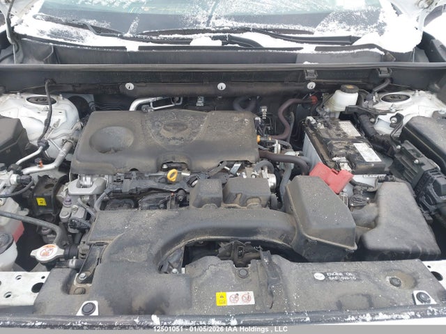 2T3B1RFV1RC468679 Toyota RAV4 LE