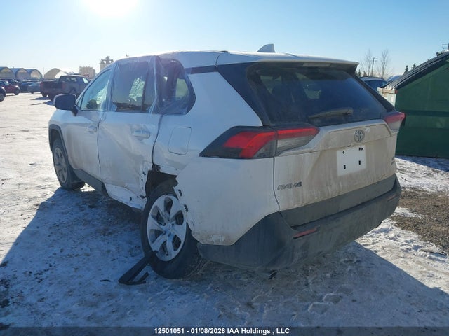 2T3B1RFV1RC468679 Toyota RAV4 LE