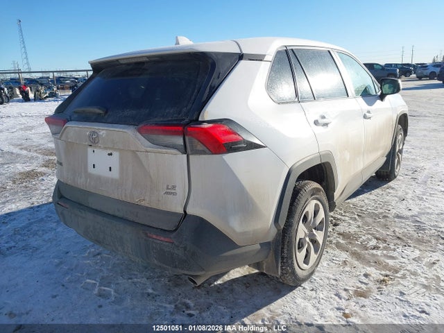 2T3B1RFV1RC468679 Toyota RAV4 LE