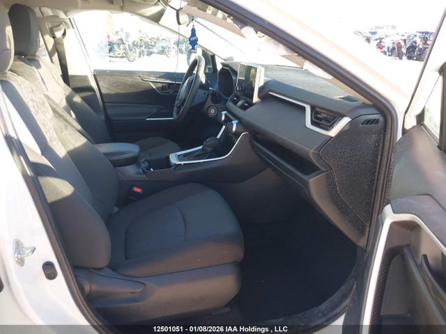 2T3B1RFV1RC468679 Toyota RAV4 LE