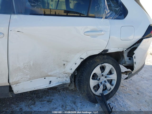 2T3B1RFV1RC468679 Toyota RAV4 LE