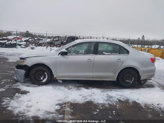 12501075 :رقم المزاد ، 3VW2K7AJXDM261283 vin ، 2013 Volkswagen Jetta 2.0l Trendline/2.0l Trendline+ مزاد بيع