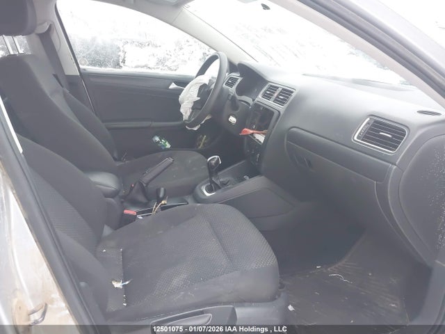 12501075 :رقم المزاد ، 3VW2K7AJXDM261283 vin ، 2013 Volkswagen Jetta 2.0l Trendline/2.0l Trendline+ مزاد بيع