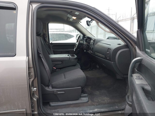Продаж на аукціоні авто 2013 Chevrolet Silverado 1500 Lt, vin: 3GCPCSE01DG330659, номер лоту: 12501076