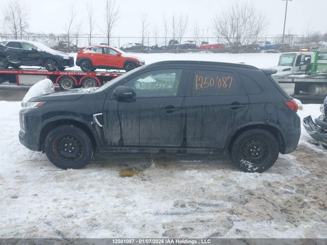 12501087 :رقم المزاد ، JA4AJVAW3NU604427 vin ، 2022 Mitsubishi Rvr مزاد بيع