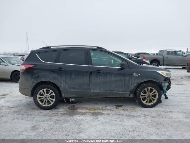 1FMCU9GDXJUB89485 Ford ESCAPE SE