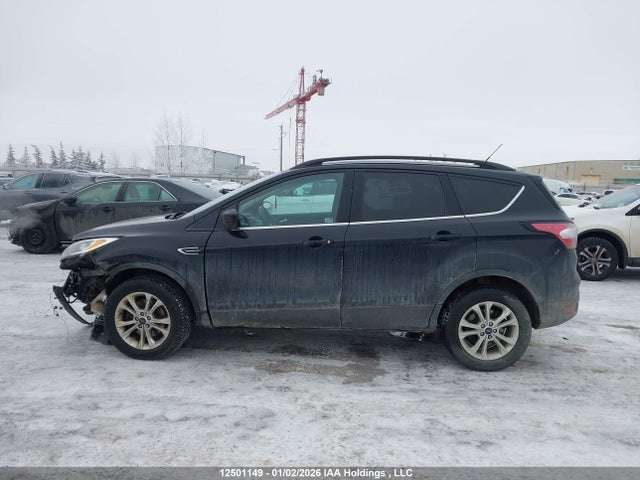1FMCU9GDXJUB89485 Ford ESCAPE SE