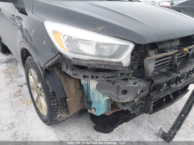 1FMCU9GDXJUB89485 Ford ESCAPE SE