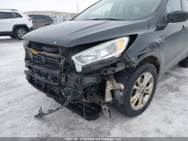 1FMCU9GDXJUB89485 Ford ESCAPE SE
