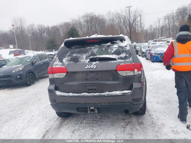 1C4RJFAGXJC367653 Jeep Grand Cherokee Laredo