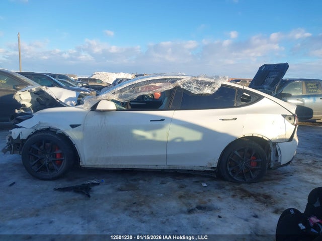 7SAYGDEF8NF530148 Tesla Model Y Performance