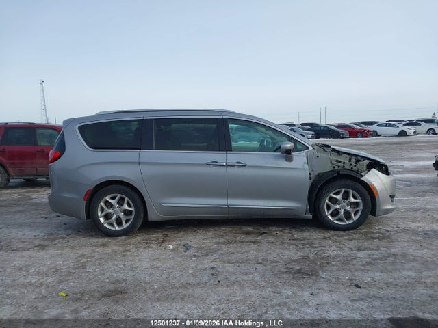 2C4RC1EG4JR290325 Chrysler Pacifica Touring-l Plus