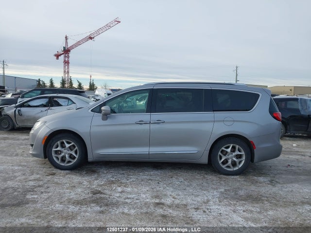 2C4RC1EG4JR290325 Chrysler Pacifica Touring-l Plus