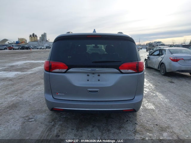 2C4RC1EG4JR290325 Chrysler Pacifica Touring-l Plus