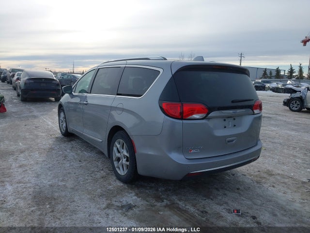 2C4RC1EG4JR290325 Chrysler Pacifica Touring-l Plus