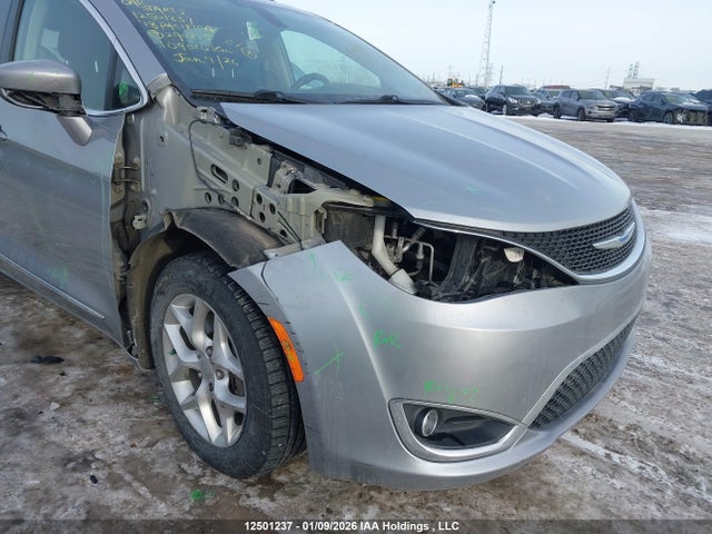 2C4RC1EG4JR290325 Chrysler Pacifica Touring-l Plus